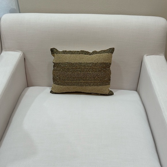 Gatsby bead decorative pillow - Picture 4 of 8